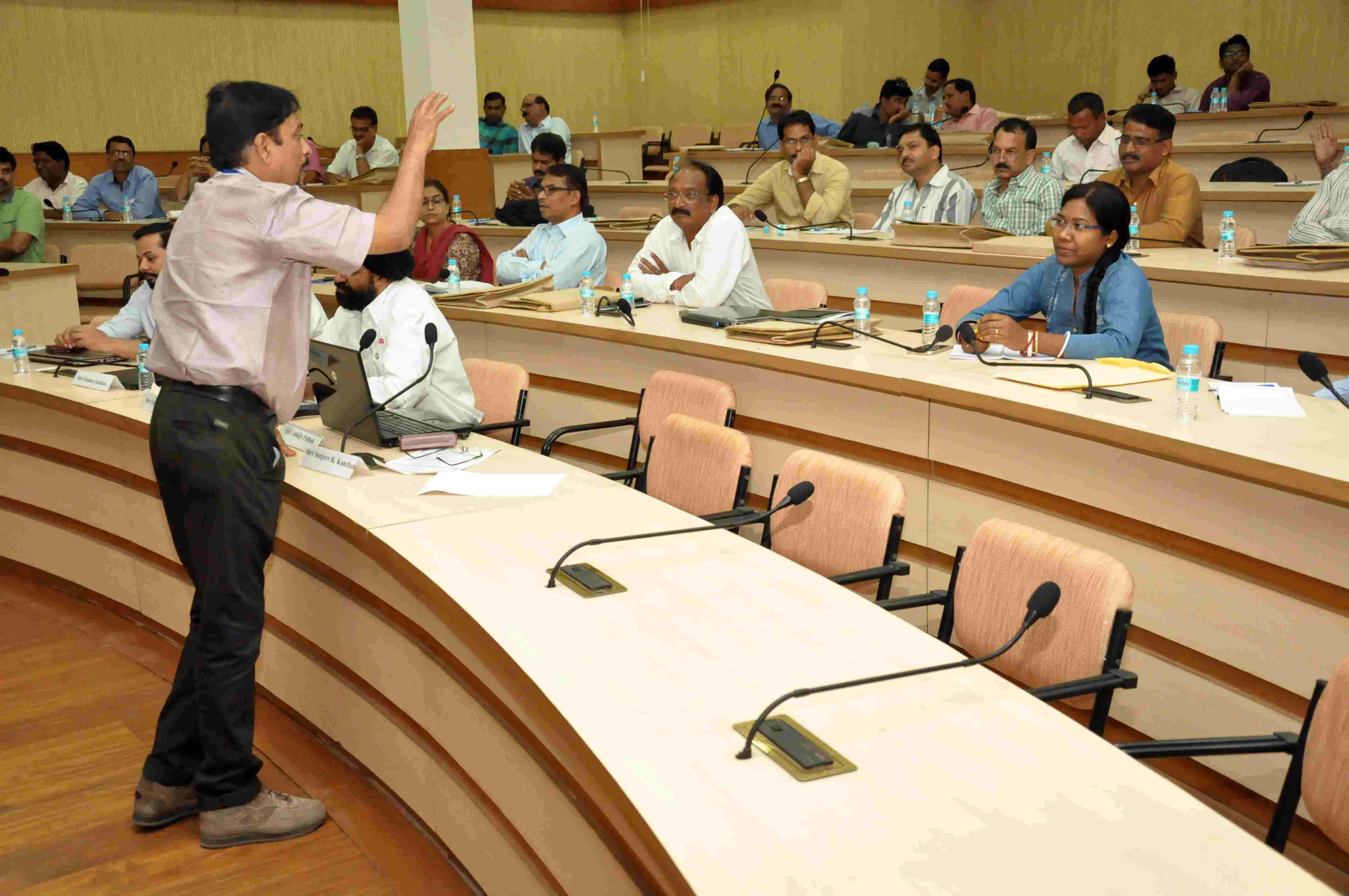 Experts replying to the queries during the workshop