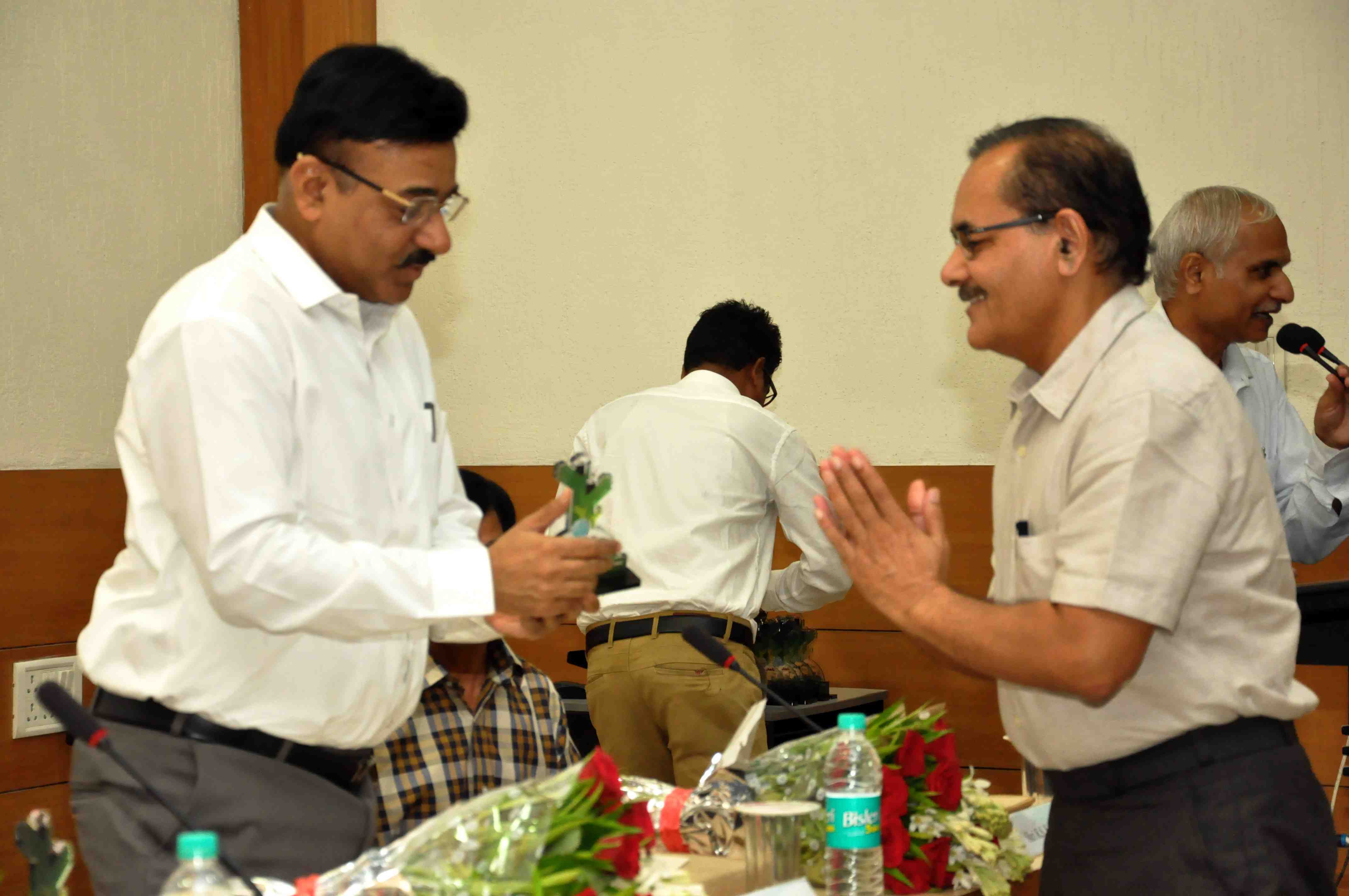 Presentation of Memento to Shri A.A. Mishra, Member Secretary, MPPCB